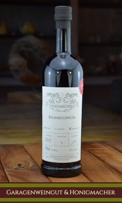 Der Jungmichels Brombeerwein zei...