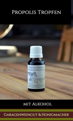 Propolis Tropfen mit Alkohol gel...